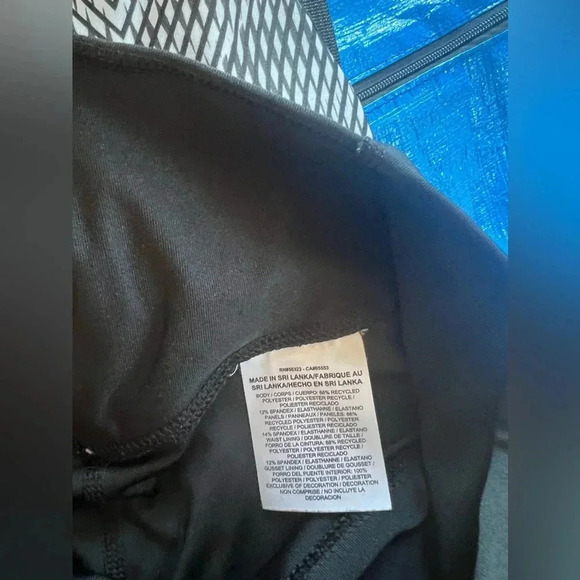 Nike - Dri-Fit - Power Legendary Cropped Leggings - Picture 3 of 4